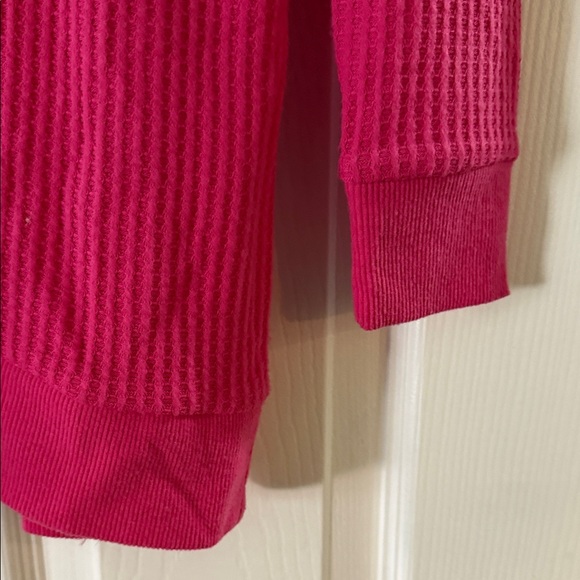 LOFT Pink Ribbed V-Neck Top - Picture 4 of 7